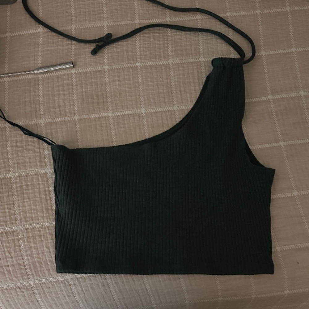 Green One-Shoulder Ribbed Top - Picture 2 of 3